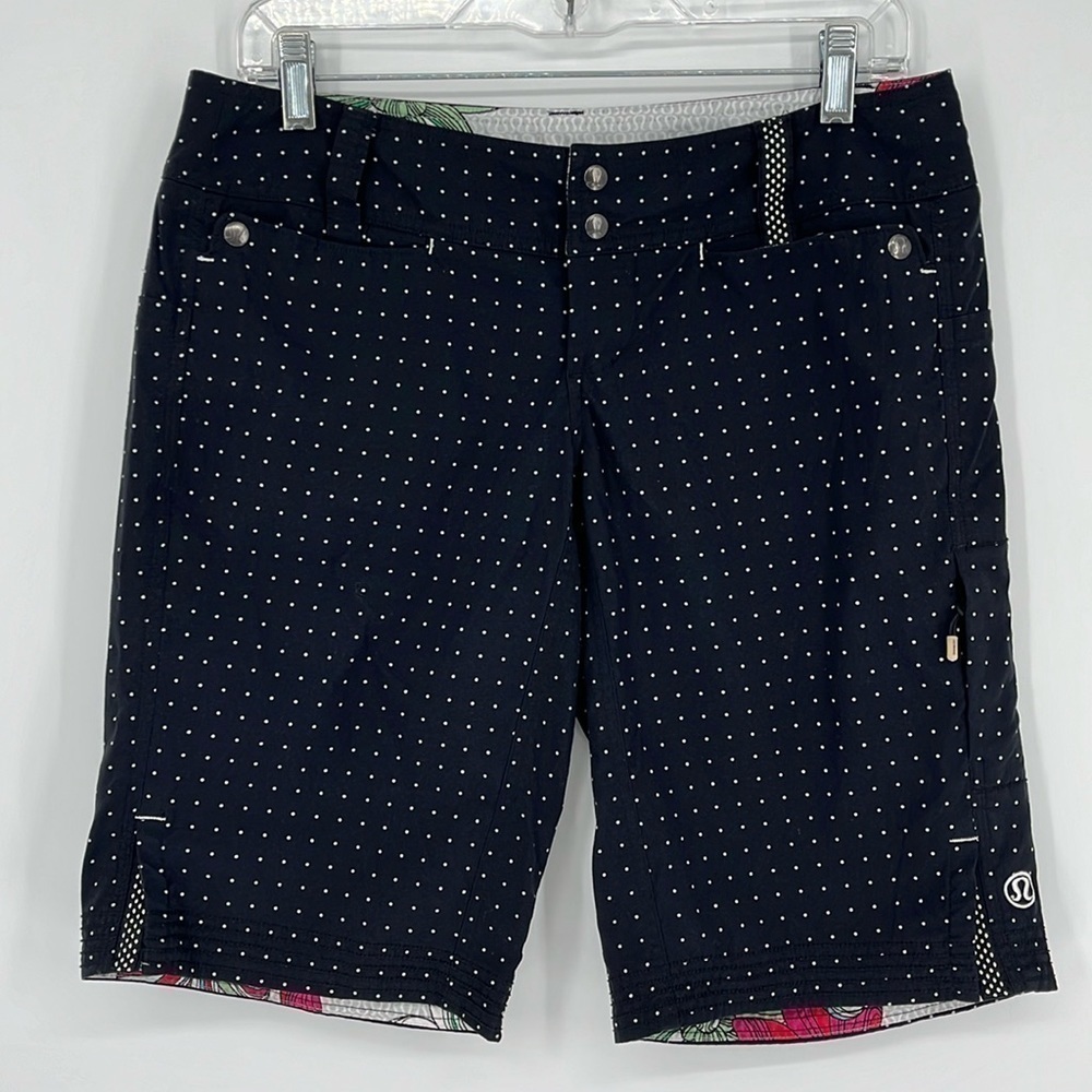 Lululemon RARE Spotted Adventure Bermuda Shorts Large Embroidered Logo Size 6